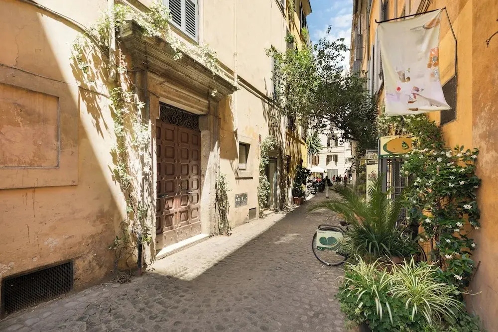 Elegant Apartment Minelli Navona by Ghor