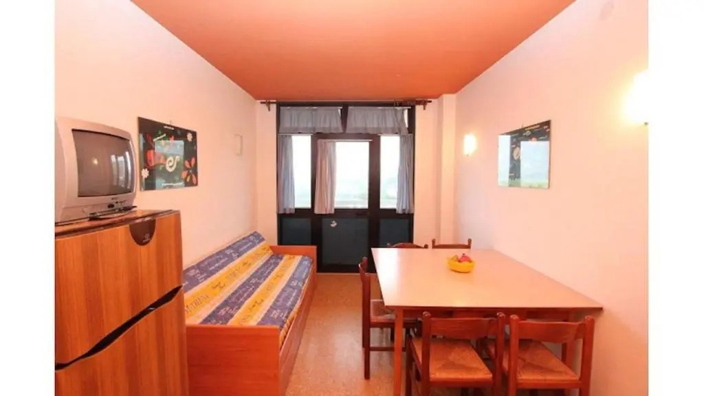 Seafront Apartment - Beahost