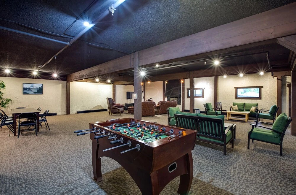 Mt. Baker Lodging Condo 33 – Inexpensive, Sleeps 6! by MBL