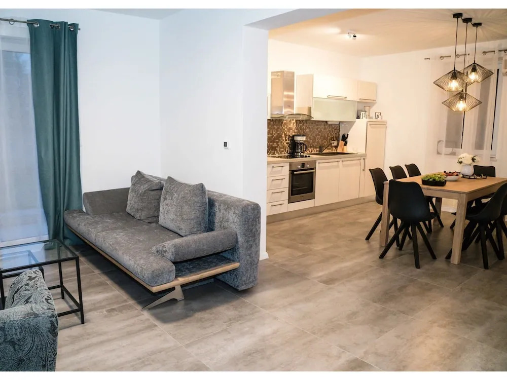 Modern Villa Roko For 6 Persons With Whirpool In Trogir Near The Beach