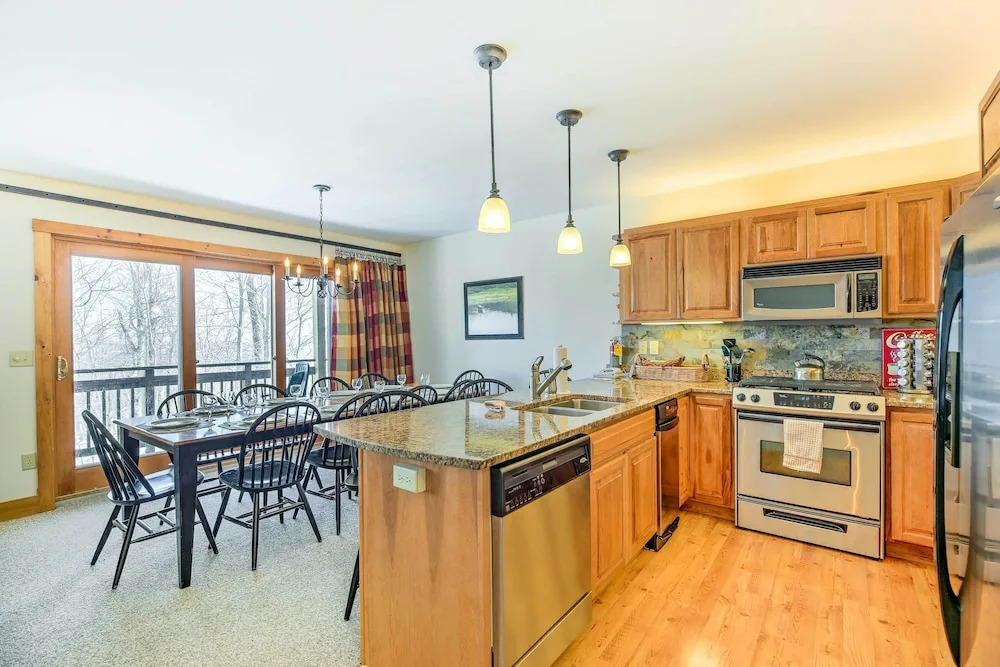 Inviting Ski-in/ski-out Condo at Jay Peak Resort!