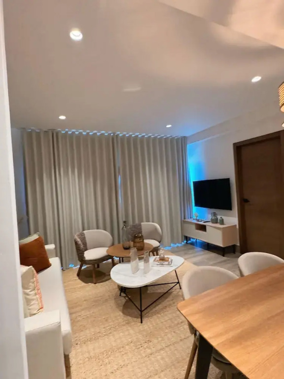 4 Guests 2 Bedrooms Gym and Pool Cap Cana