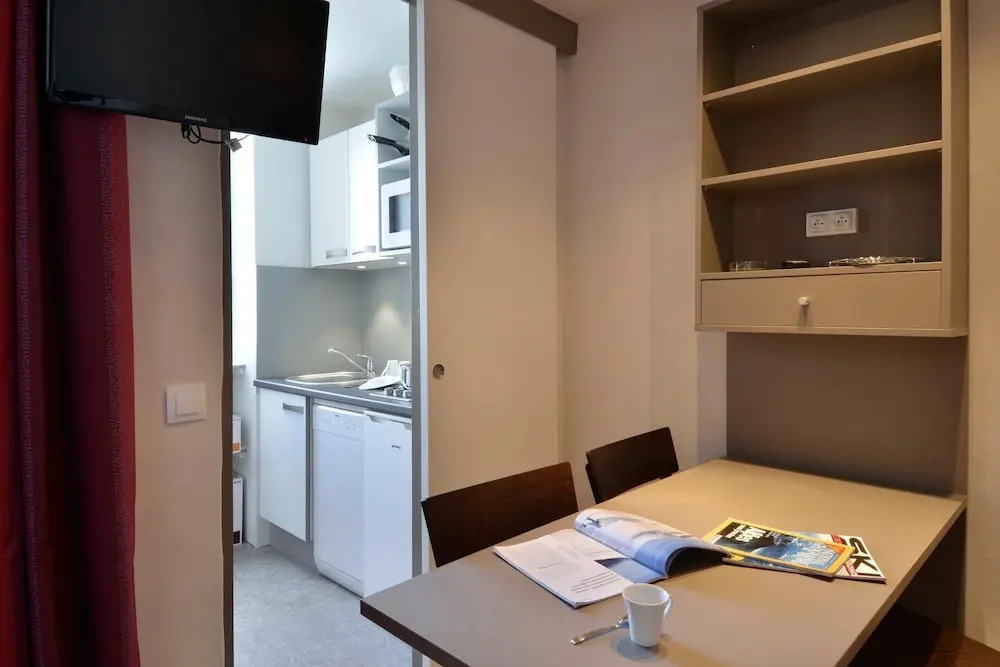 Residence Saintjacques Refurnished Divisible Studio for 4 People of 28 mÂ² on the Slopes Rs616