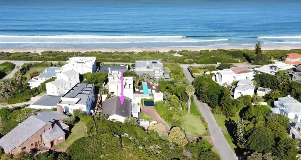 Our Seaside Villa - Walk to R 5 Beach