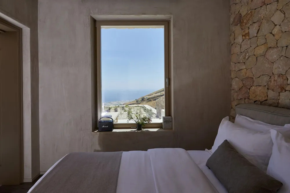 Santorini Sky, The Retreat