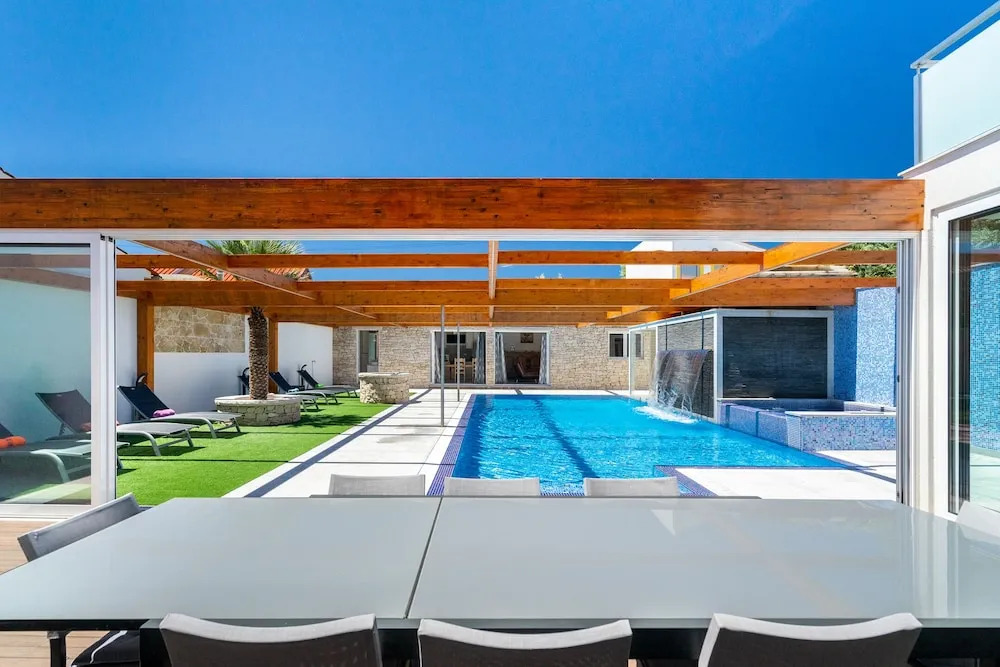 Hideaway Luxury Family Villa