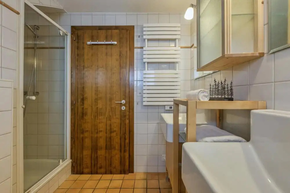 Chalet Les Jeunes - 8 Pax Swiss Ski Chalet