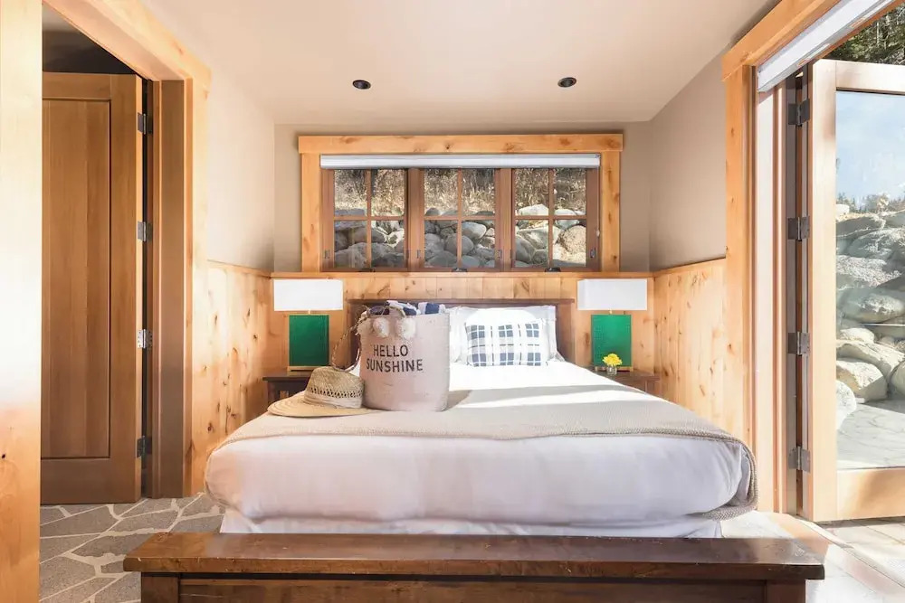 Hunter by Avantstay Award-winning Riverfront Cabin 5 Minutes From Palisades
