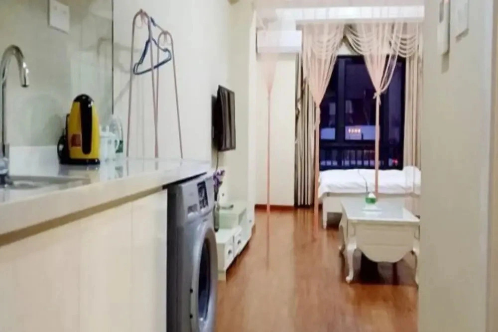 Shili Taohua Theme Apartment