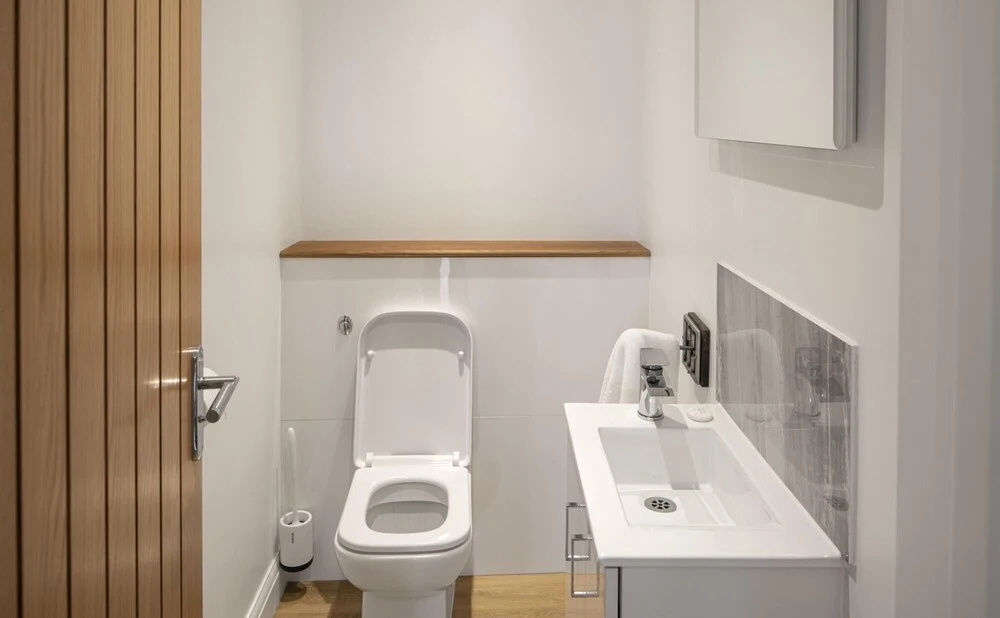 Newly Furnished 2 Bed Apartment in the Heart of Old Town Swindon