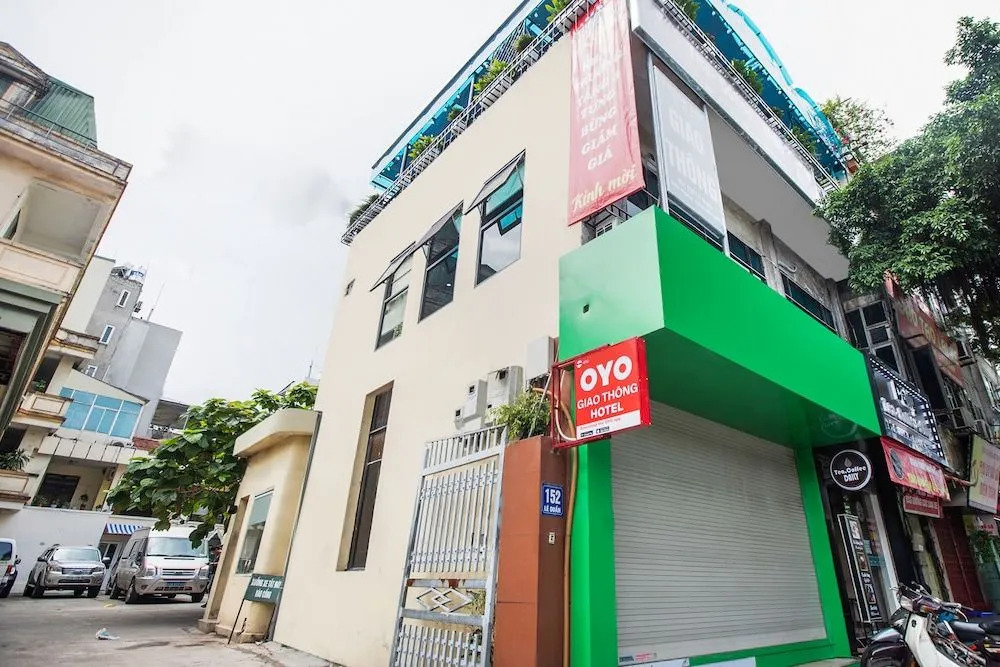 OYO 416 Giao Thông Hotel