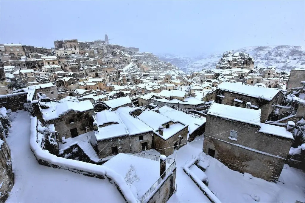 Dietro L'Angolo