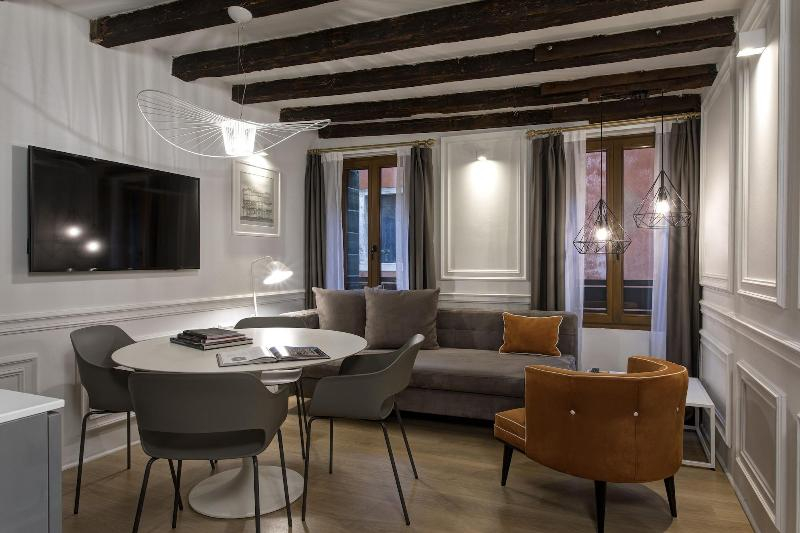 San Marco Suite 755