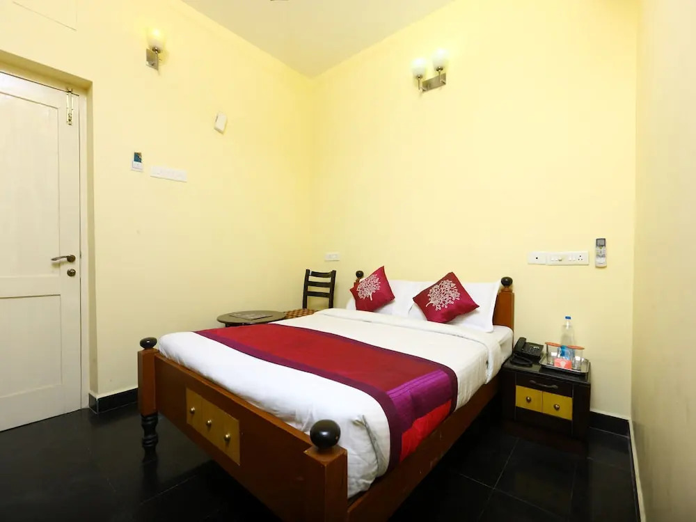 OYO 10630 Hotel Nano Turf