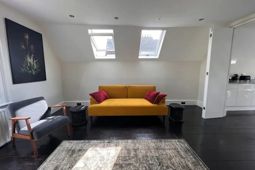 Stylish 1 Bedroom Top Floor Apartment in Highgate