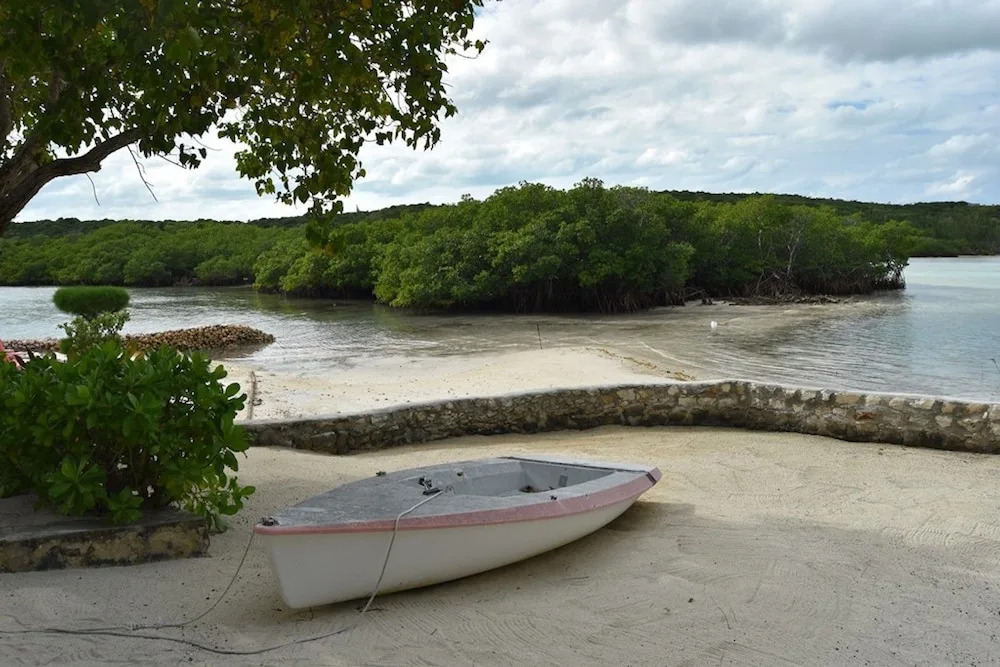Middle Cay