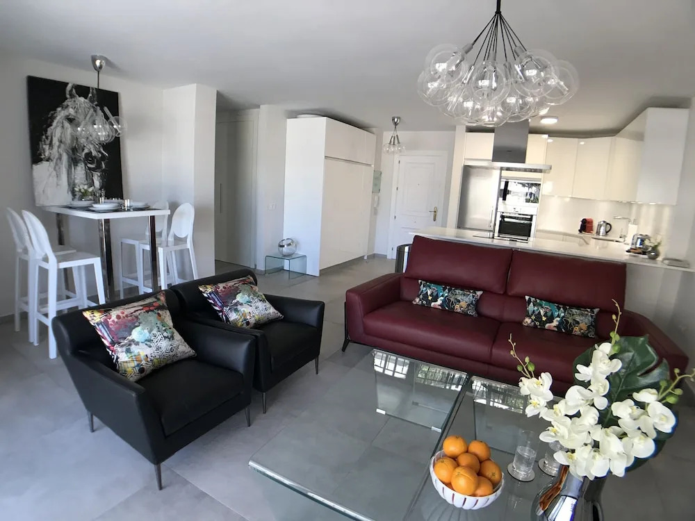 Contemporary 1 Bedroom Apt Puerto Banus