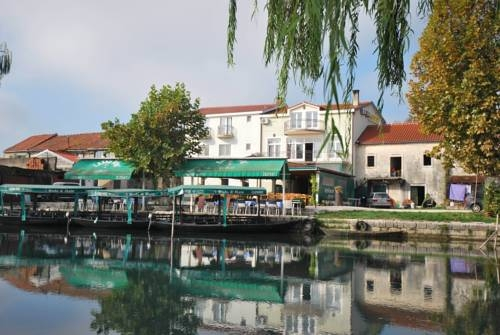 Djudja i Mate - Rooms and local restaurant