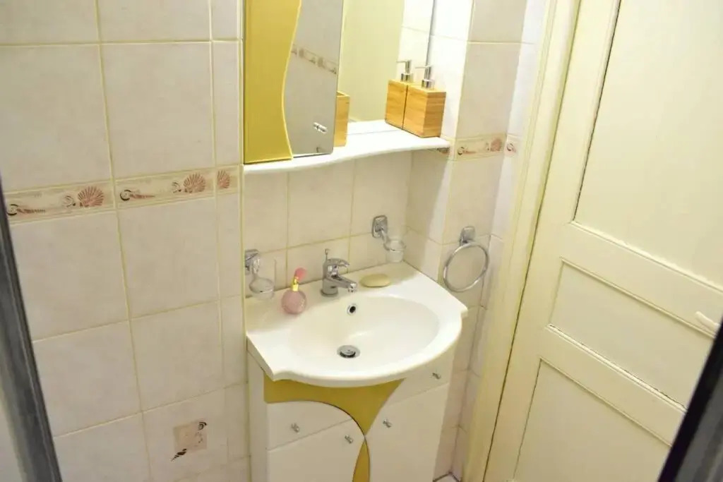 AIRSTAY PRAGUE - 3 BEDROOM residence with SAUNA