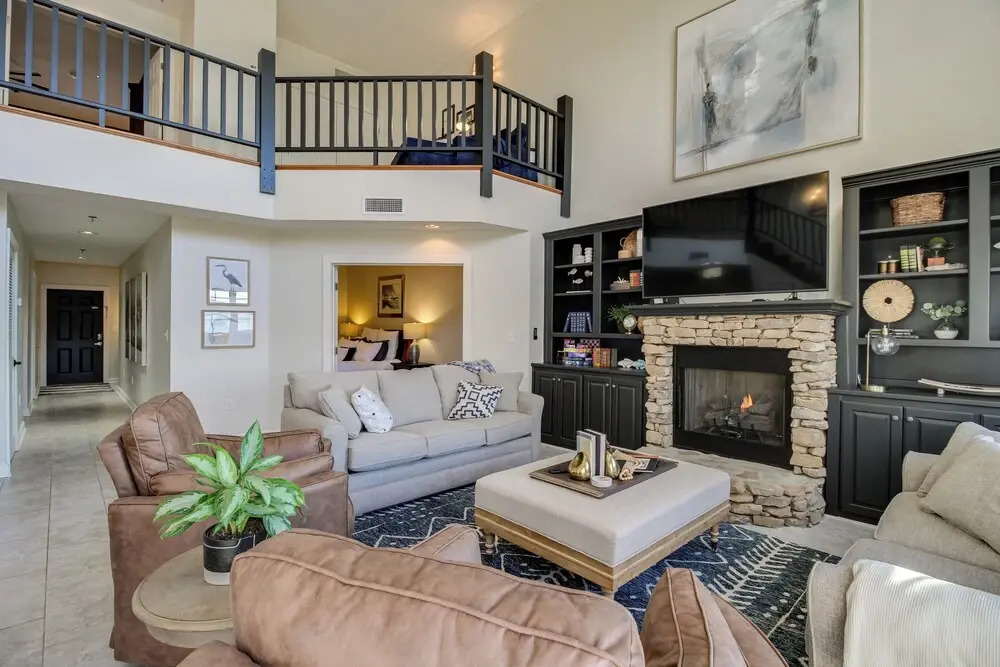 Lakefront Condo 3 Mi to Historic Guntersville!
