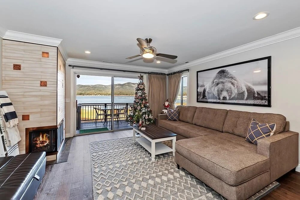 029 Lakefront Luxury Home
