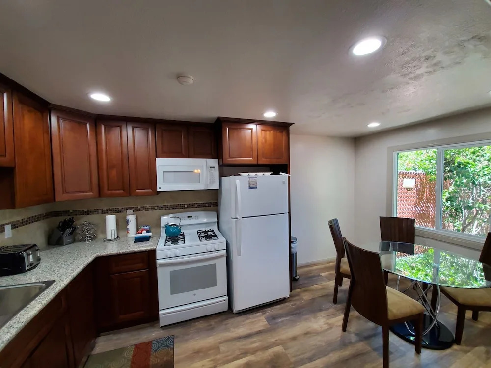 Cozy Bear Lodge B