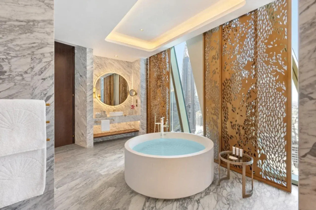 Отель Mandarin Oriental Downtown