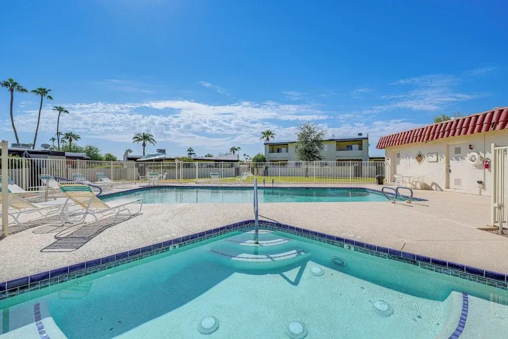 Furnished Patio, Pool Access! Scottsdale Retreat