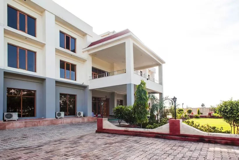 Geetanjali Hotel & Motel