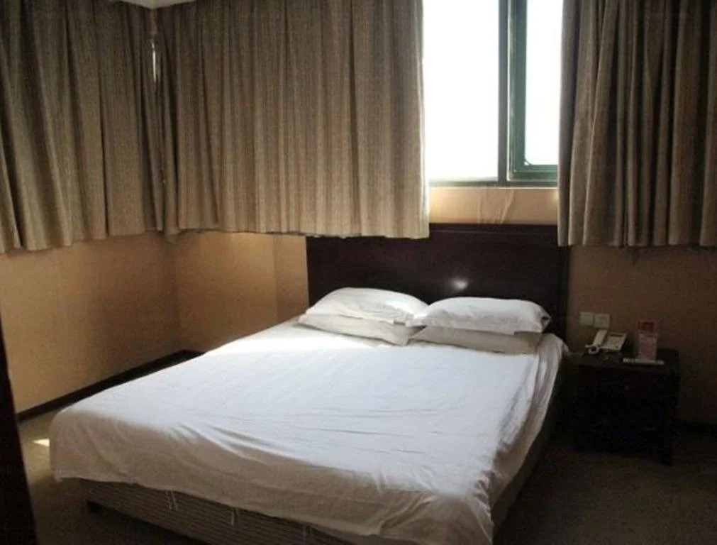 Yiwu Ruixin Business Inn