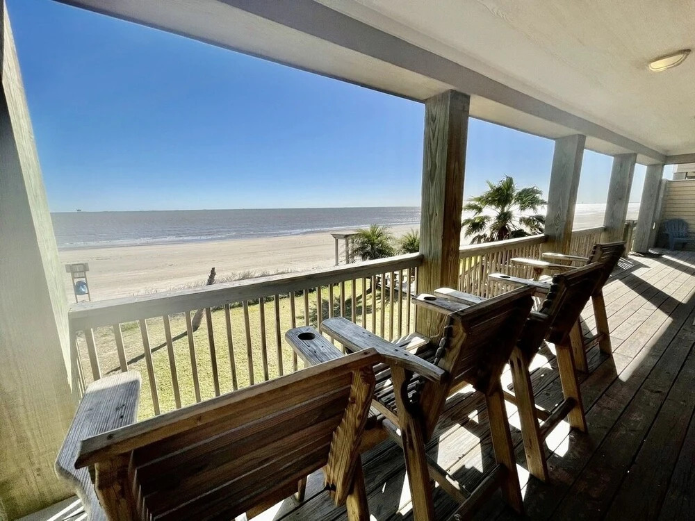 58 Steps To The Sea 6 Bedroom Home by RedAwning