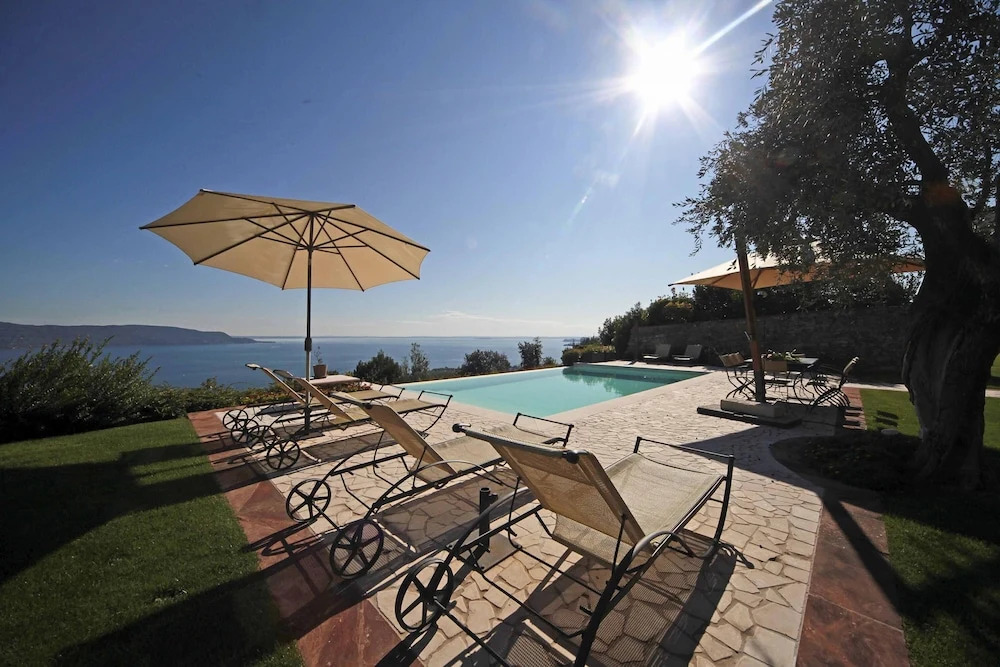 Villa Teodora in Toscolano-maderno