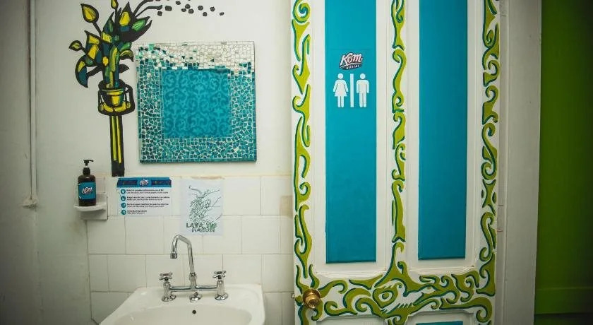 Kom Hostal - Hostel