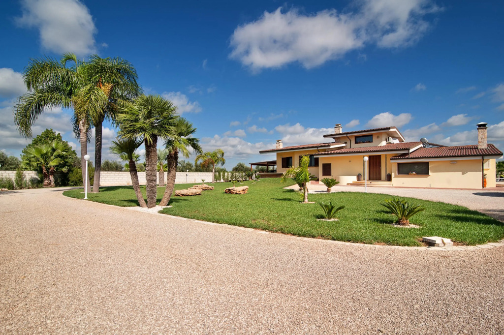 Large villa with pool