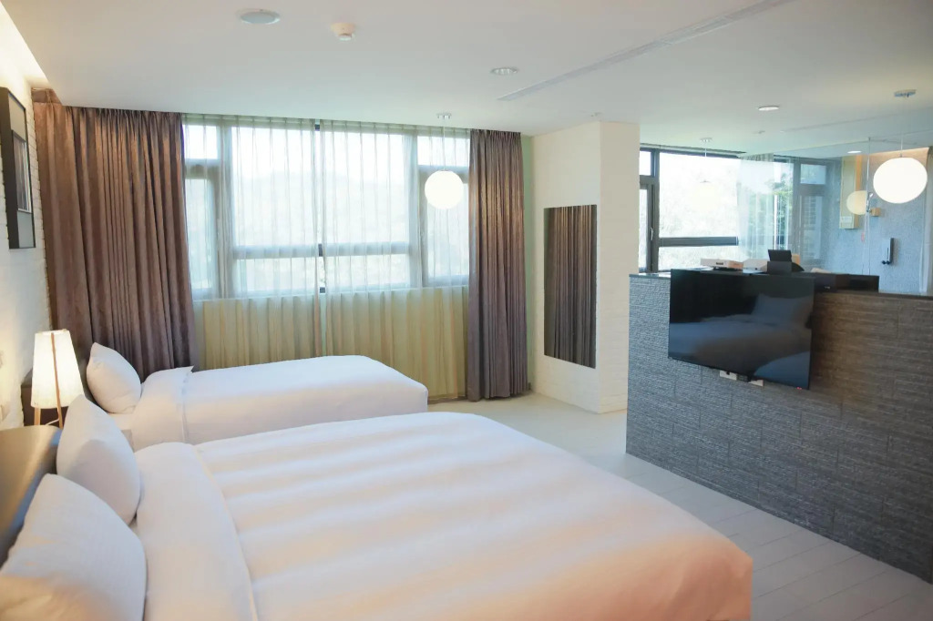 823 Tourist Hotel