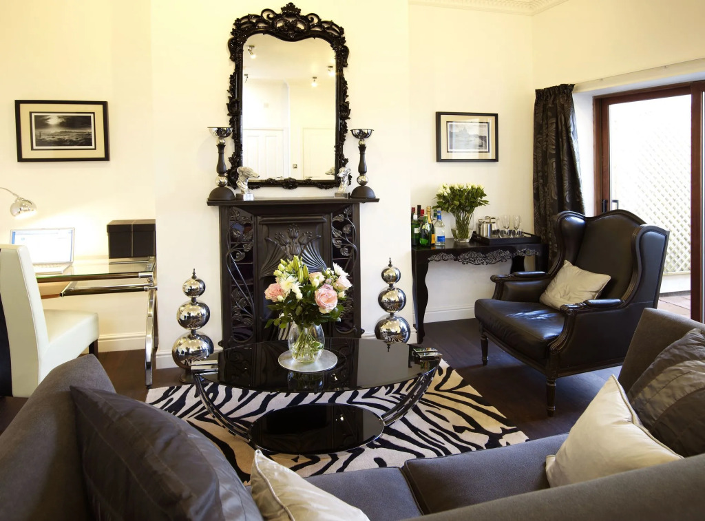 Strozzi Palace Suites by Mansley