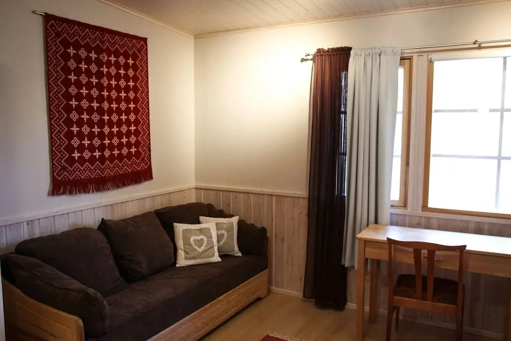 Isokenkäisten Klubi - Wilderness Lodge