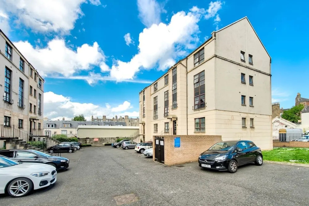 Spacious 2bed Close to City Centre