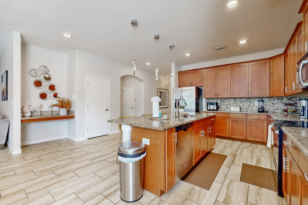 Spacious Getaway With 2 Themed Game Rooms, Private Pool, & Pool spa
