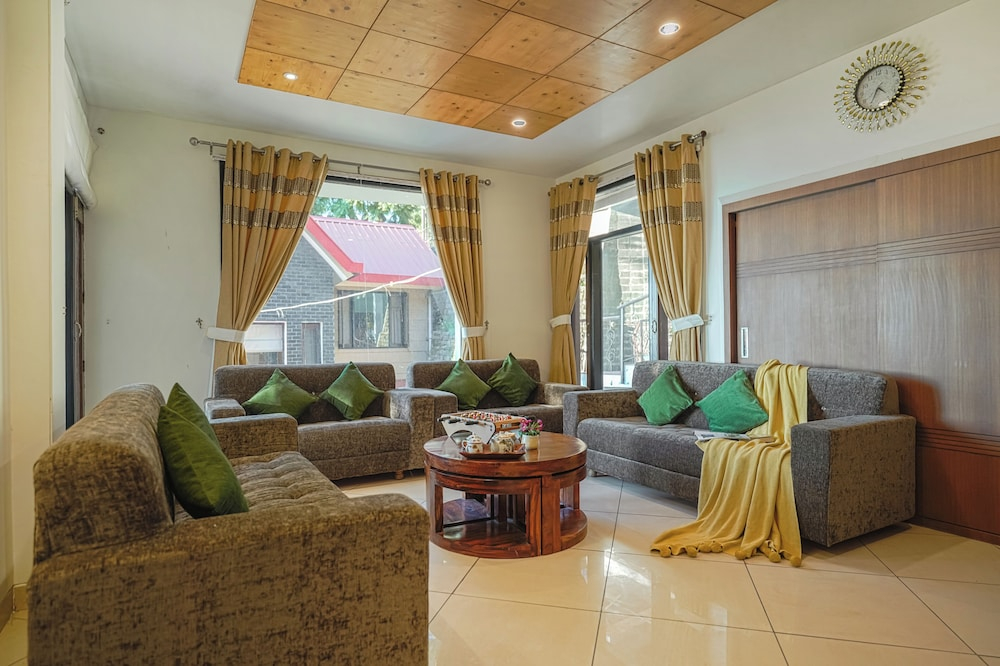 Alaya Stays Golden Meadow Villa