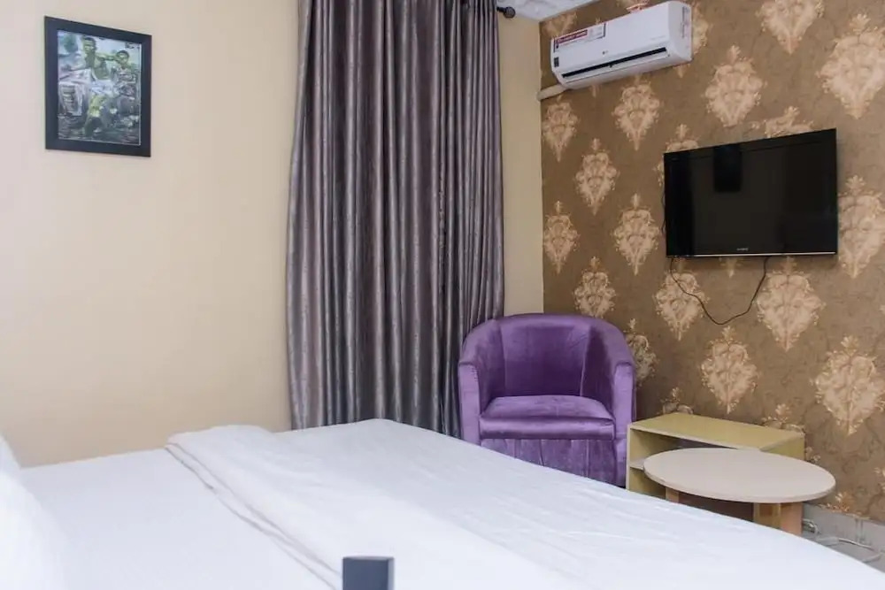Carlisle Hotel