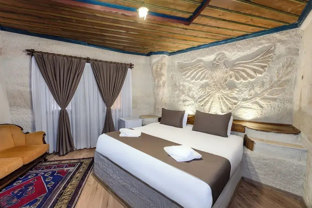 Kayatas Cave Suites