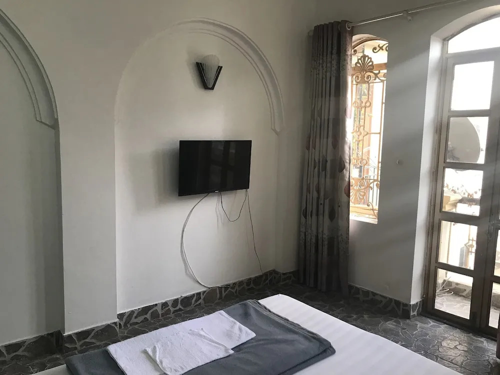 Bich Thuy Motel by OYO Rooms