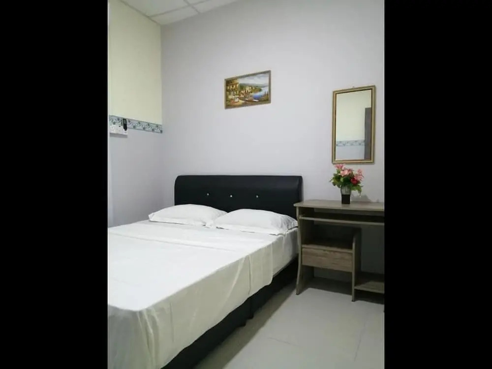 Beautiful Double Room With Ac in Kuching Center