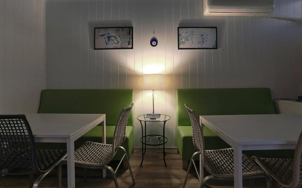Hush Hostel Lounge