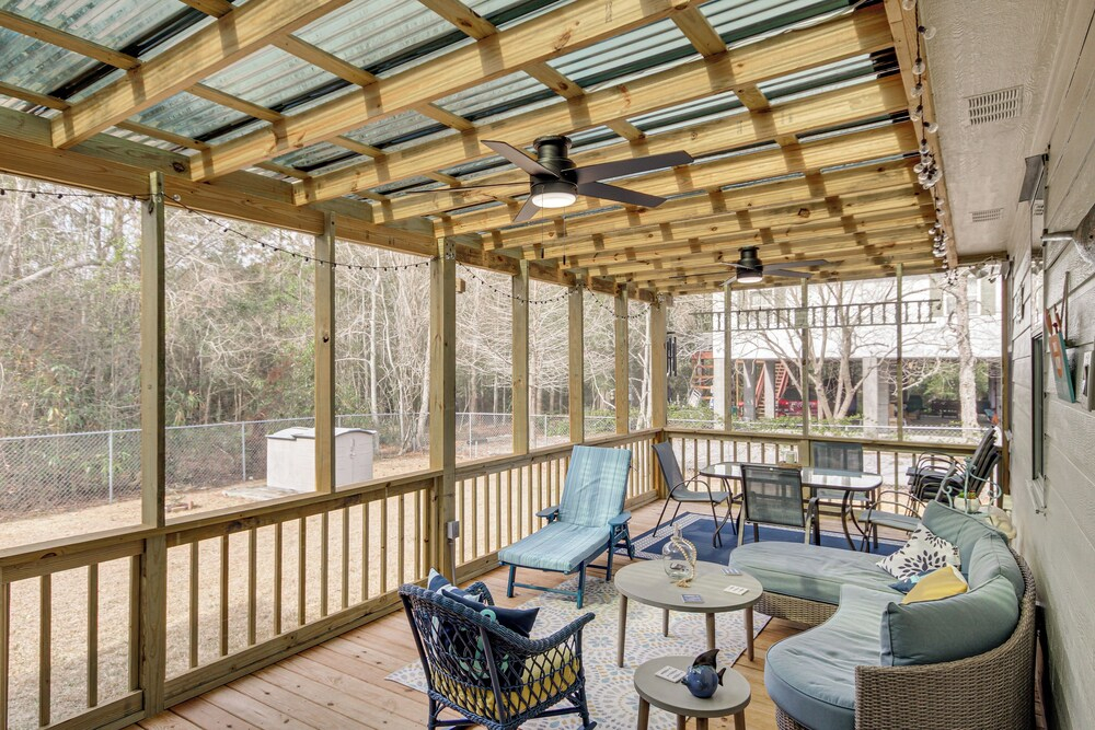 'sea La Vie' Coastal Getaway Steps From the Beach