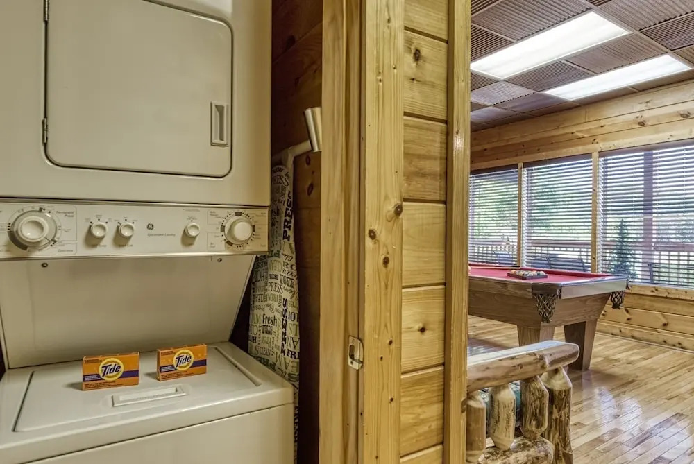 ERN857 - A Dream Come True - Great Location! Close To All The Action! cabin