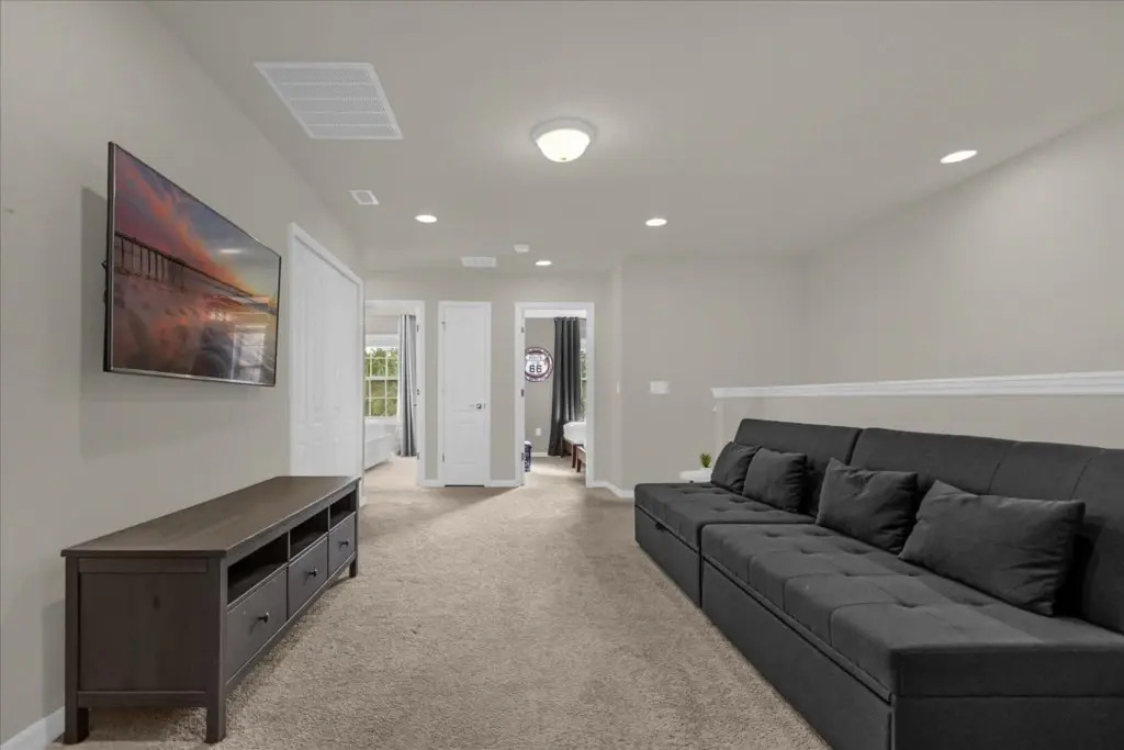 5 Bd 45 Ba Windsor At Westside 8917 Sa