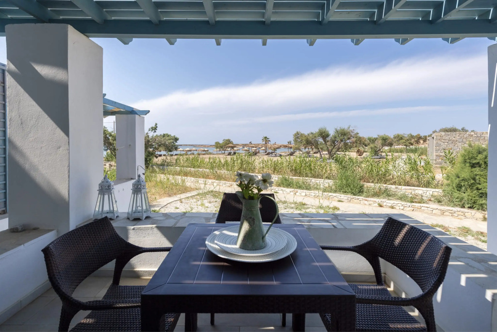 Beachside 2 bedroom Cottage