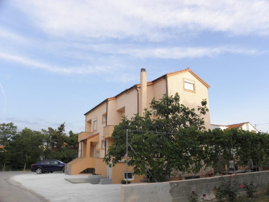 Apartment Ivan - 300 m from sea: SA5 Nin, Zadar riviera
